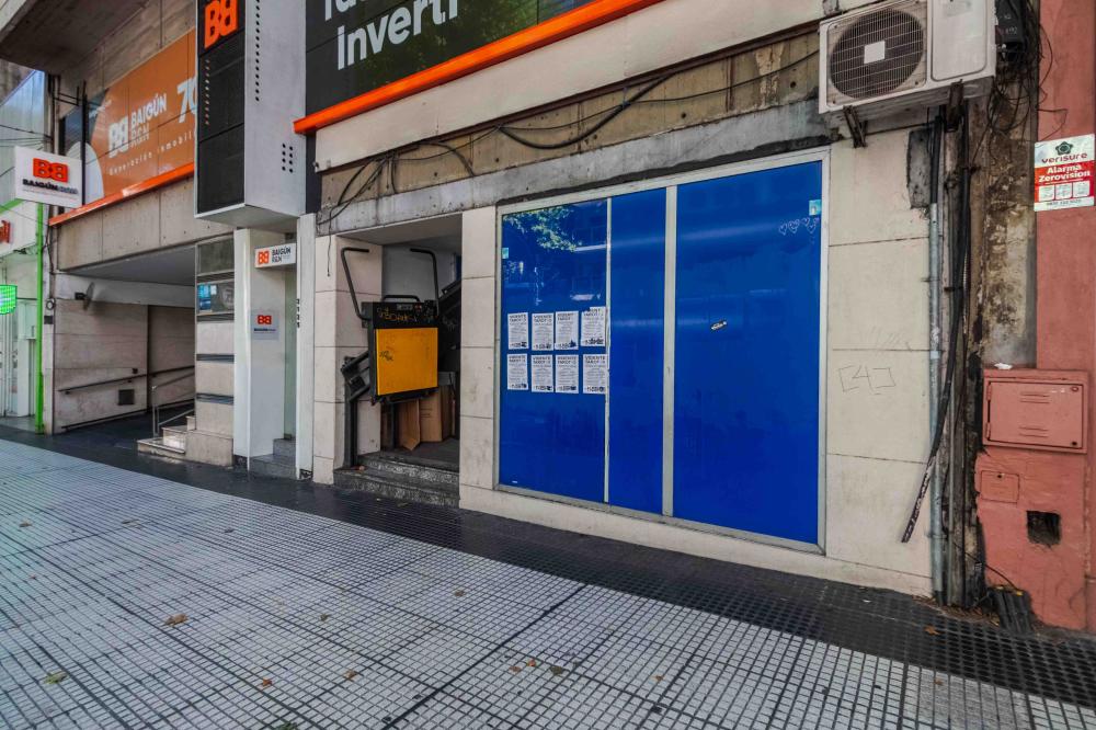 Recoleta - Av. Santa Fe 2121 - LOCAL EN ALQUILER