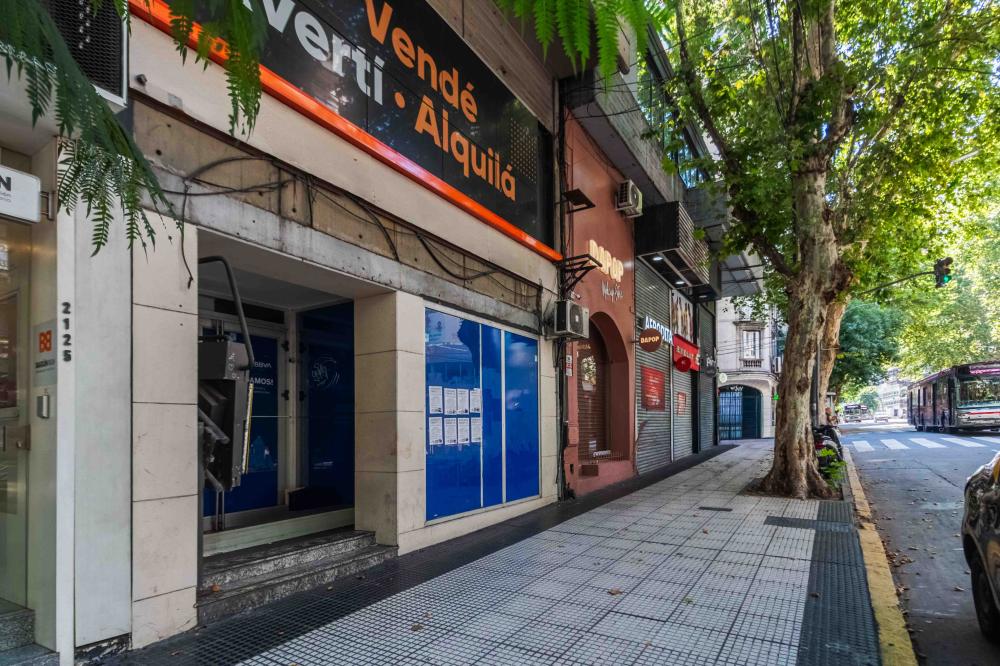 Recoleta - Av. Santa Fe 2121 - LOCAL EN ALQUILER