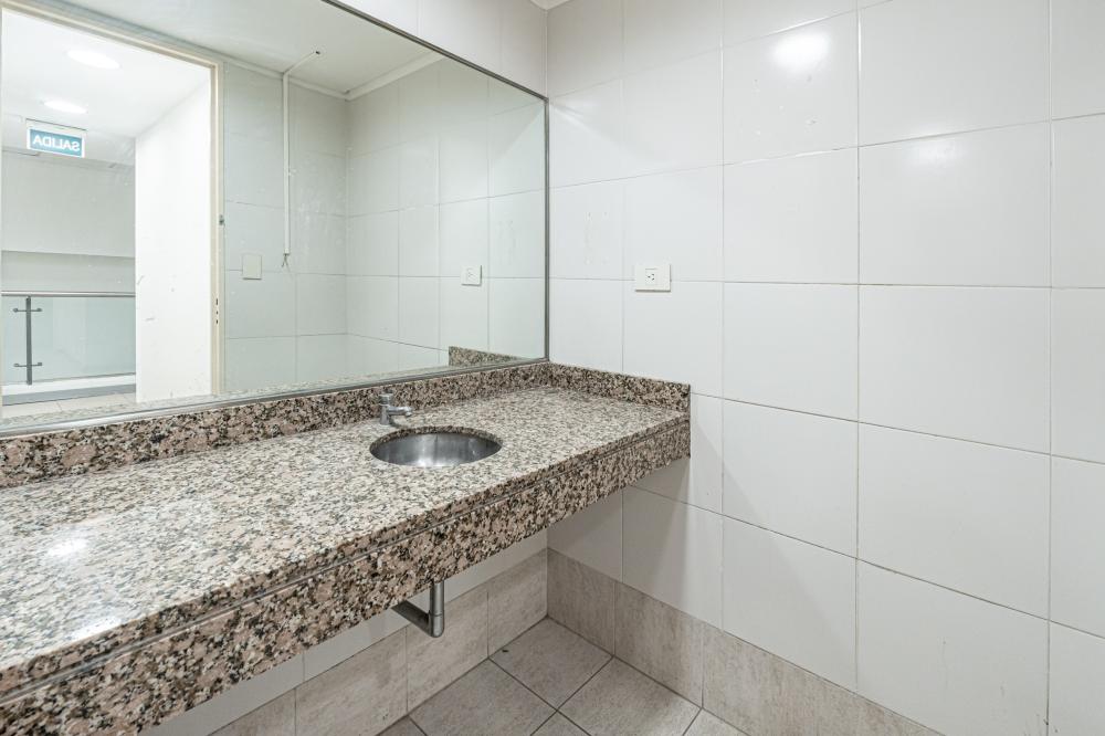 Recoleta - Av. Santa Fe 2121 - LOCAL EN ALQUILER
