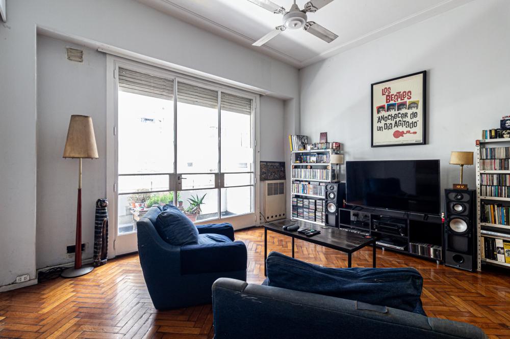 Uruguay 821, Recoleta