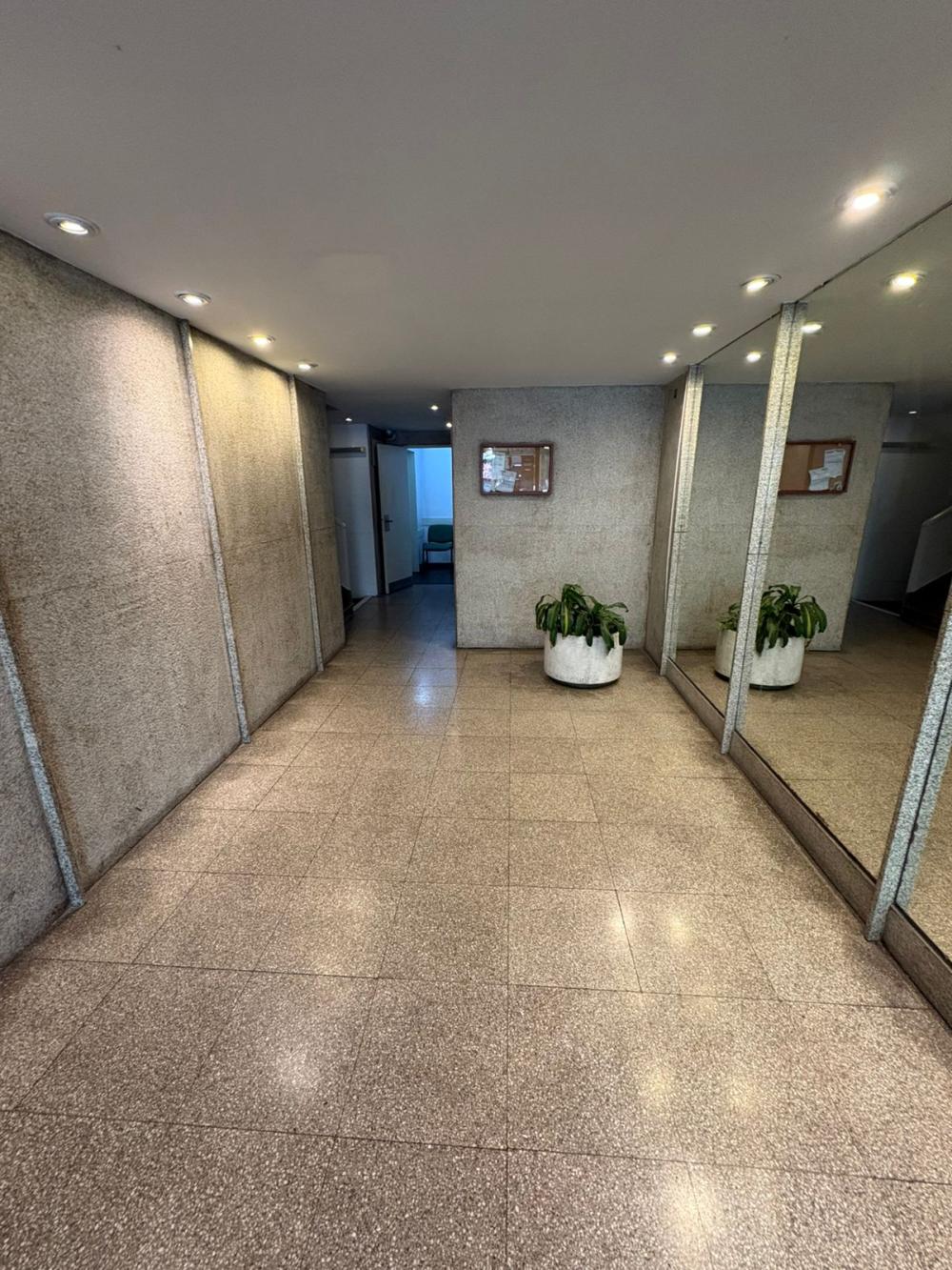 Monserrat - Av. de Mayo 821 - DEPARTAMENTO EN VENTA